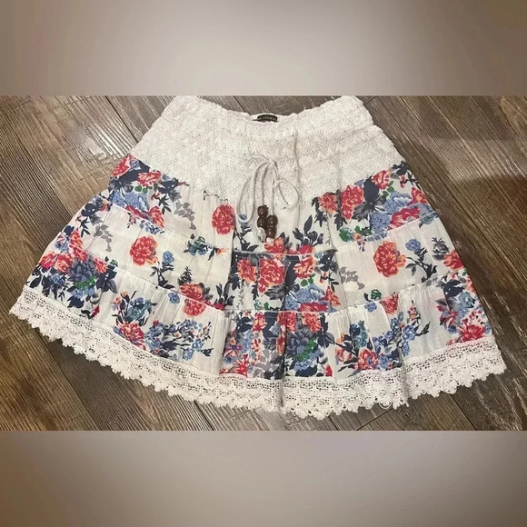 QED London Skirt - Picture 1 of 8